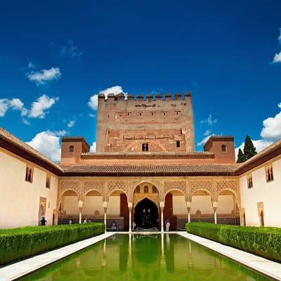 Alhambra & Generalife Skip the line Small Group including Nasrid Palaces