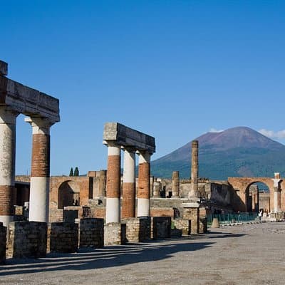 Pompeii and Vesuvius Hike Small Group Priority Access from Naples