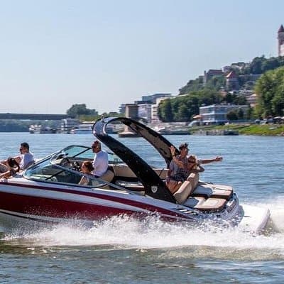 Bratislava by speedboat 1 Hour