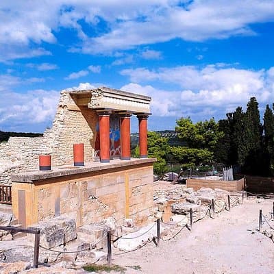 Knossos Palace and Arch. Museum of Heraklion Tour