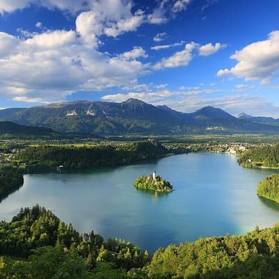Ljubljana: Lake Bled Experience small group half-day tour
