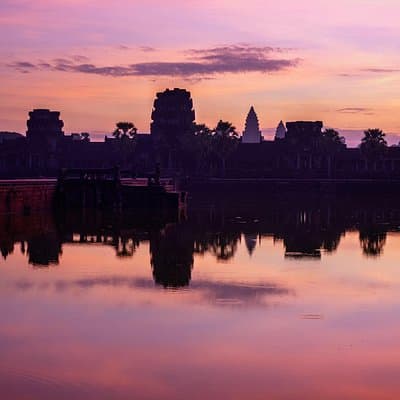 Angkor Wat Sunrise and Angkor Thom Sunset Tour