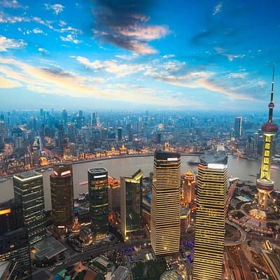 3-Hour Shanghai Bund Swift Tour with River Cruise or Skyscraper