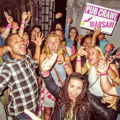 Warsaw Pub Crawl Bares, Entrada a Discoteca, Shots y Juegos Gratis