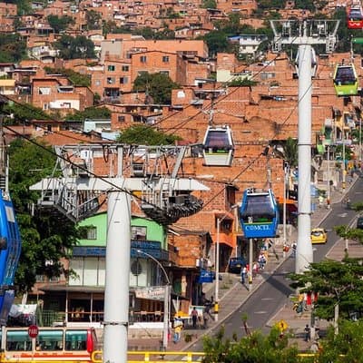 Pablo and Comuna 13 with Cable Car