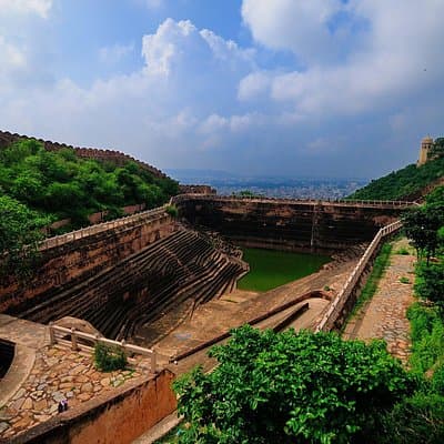 Nahargarh Water Walk - Guided 2-Hour Heritage Tour in Jaipur