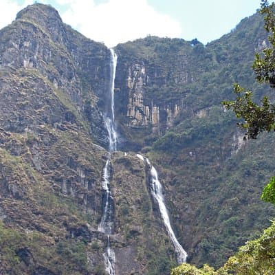 El Chorro waterfalls and Busa lake tour from Cuenca