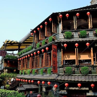 Small-Group Tour: Jiufen, Yehliu Geopark, and Shifen from Taipei
