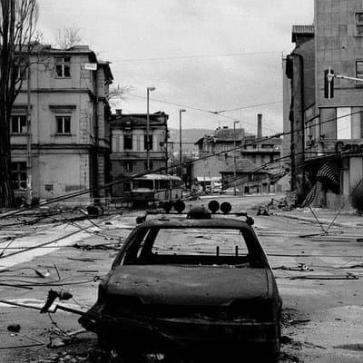 ROSES OF SARAJEVO (Official War + City tour) -Story of a Survivor