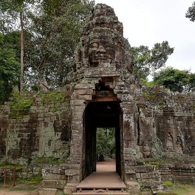 Private tours to Angkor Wat Sunrise, Angkor Thom & Ta Prohm