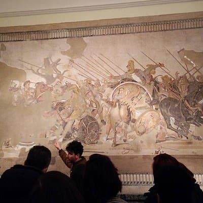 THE WONDERS OF ANTIQUES: The Archaeological Museum of Naples
