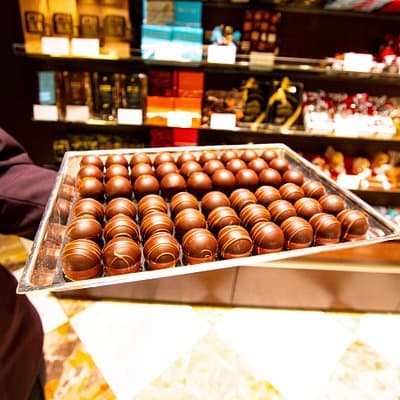Zurich: Chocolate Tasting and Walking Tour with a Local