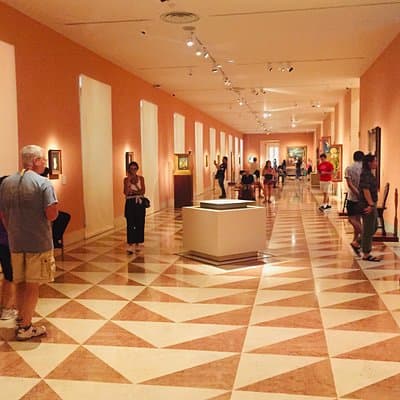 Guided tour of the Thyssen Museum in Madrid, entrance fees and pick-up at the hotel.