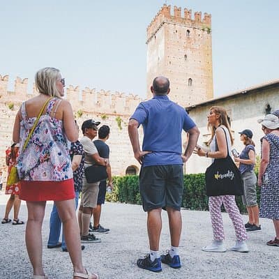 Verona Highlights Walking Tour in Small-group