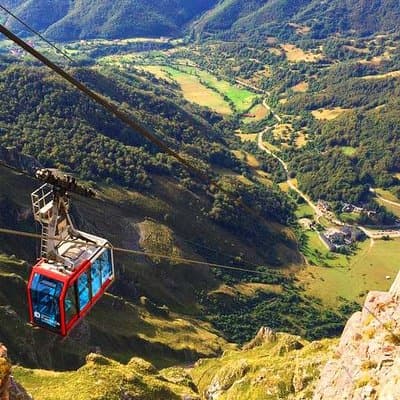 Full Day Private 4WD Tour from Santander to Picos de Europa. Excellent meals.