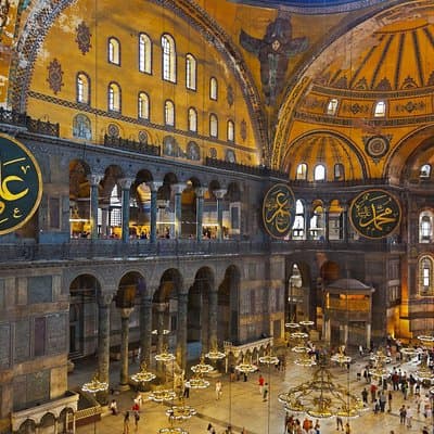 Small Group Istanbul Tour: Hagia Sophia, Blue Mosque & Bazaar
