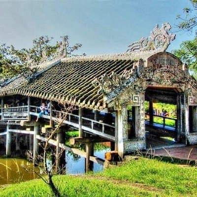 Hue Cycling Tour To Thanh Toan Bridge