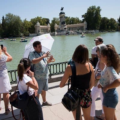 Madrid Royal Palace & Retiro Park Tour with Optional Tapas
