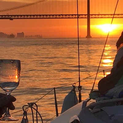 2 Hour Lisbon Sunset and Wine Sailing Tour