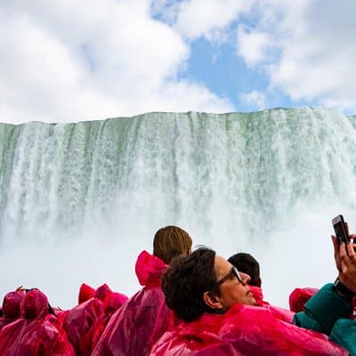 FROM TORONTO: Niagara Day Tour w/ Niagara on the Lake & Boat Ride