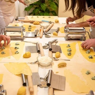 Cooking class at a Cesarina's home with tasting in Siracusa