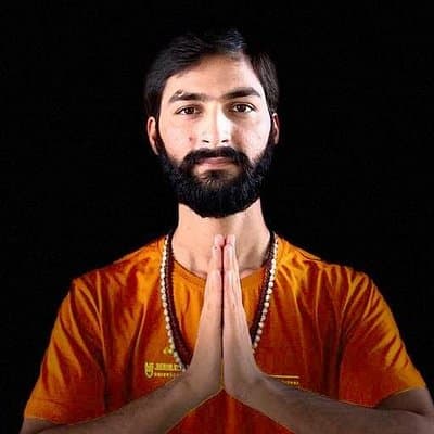INDIVIDUAL YOGA CLASS - BEGINNER / ADVANCED Sunrise Yoga with Ayush in Varanasi