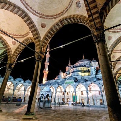 Istanbul Old City Tour: Hagia Sophia, Blue Mosque & Grand Bazaar