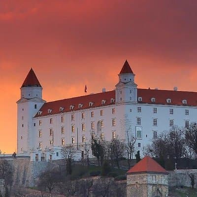 Visite à pied de Bratislava avec bonus et château 3€ + Astuce, enfants gratuits
