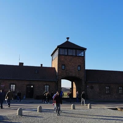 From Warsaw to Auschwitz and Krakow tour fast train with pick up