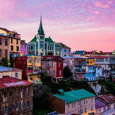 Famous Valparaíso! Premium Walking Tour with a Native Guide