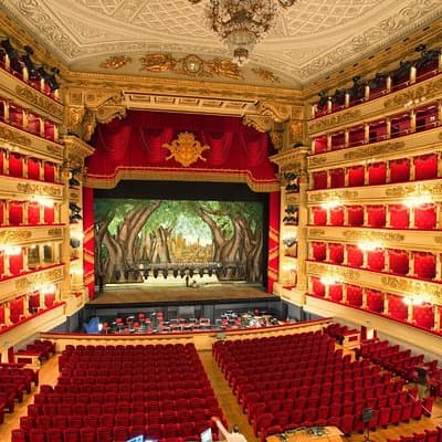 Small-Group La Scala Museum Tour in Milan