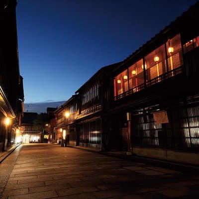 Kanazawa Night Tour with Local Meal and Drinks