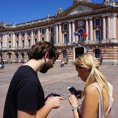 Self-guided track game to discover Toulouse