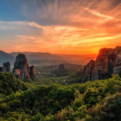 Meteora: Guided Sunset Tour with Monasteries and Caves Visit