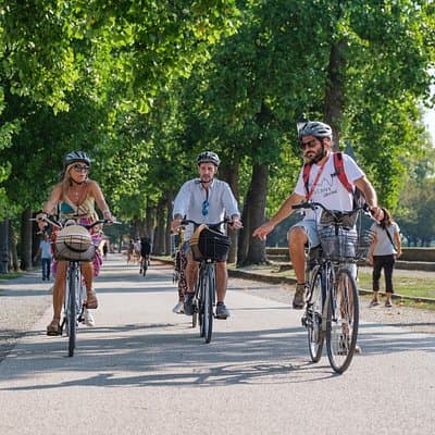 Lucca Bikes and Bites with food tastings for Small Groups or Private