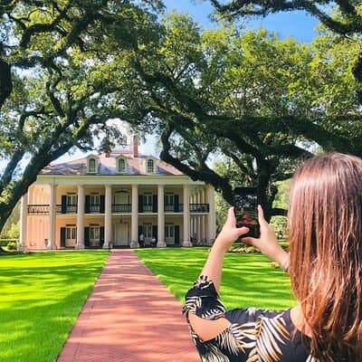 Swamp Boat Ride and Oak Alley Plantation Tour from New Orleans