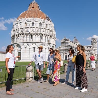 Pisa Sights and Bites Tour with Food Tastings for Small Groups or Private