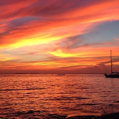 Isla Mujeres Sunset Cruise and Tour from Cancun