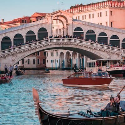 Private Secret Venice Tour; Rialto Market, San Polo & Food and Wine tasting