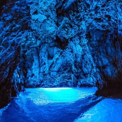 Blue cave group tour with swimming and snorkelling from Hvar