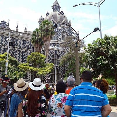 City Tour + Commune 13 Medellin