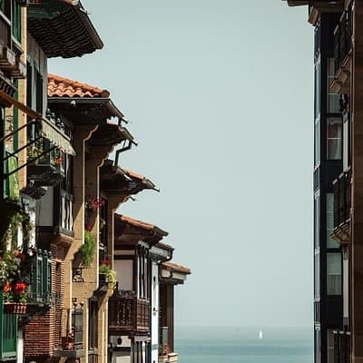 Private Hondarribia Sightseeing & Pintxos Experience