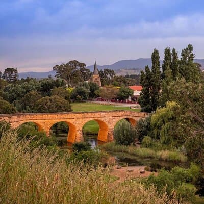 Hobart Hop-On Hop-Off Bus & Richmond Village Tour