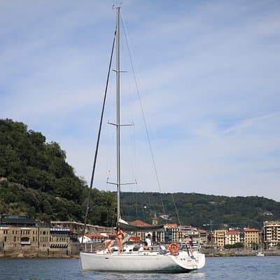 San Sebastian Private Sailing trips & Socioeducational boat tours