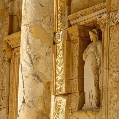 Daily Ephesus and Virgin Mary House Tour with Lunch Included