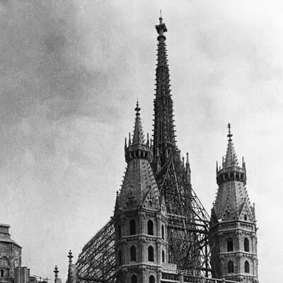 Historical Hitler Walking Tour of Vienna