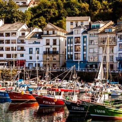 Day trip to Luarca, Cudillero and Avilés from Oviedo and Gijón