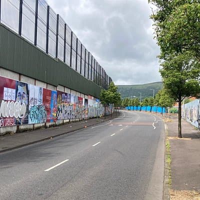 Belfast Troubles Tour: Walls and Bridges