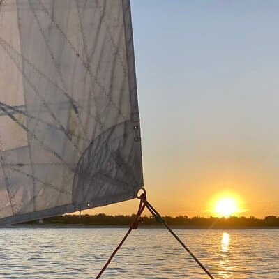 2 hour PRIVATE Sunset Sailing Cruise up to 4 pax with bubbles