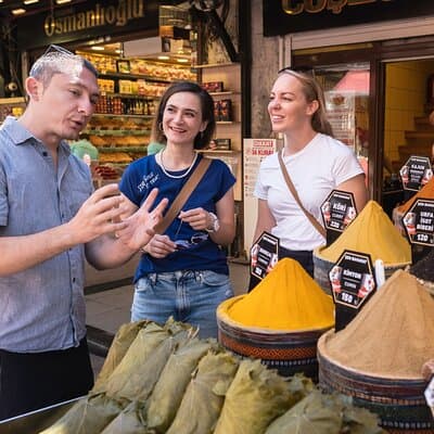 Visite gastronomique du Goût des deux continents à Istanbul - Marché aux épices et ferry